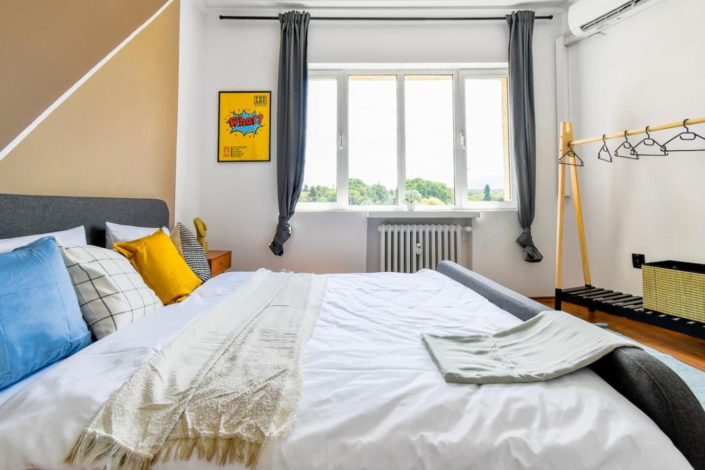 Super Fresh! 3Bdr Apartment In Sofia Center'S Artistic Area Exterior photo